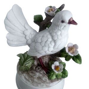 Vtg White‎ Dove Porcelain Musical Figurine  Somewhere My Love Japanese Camellia
